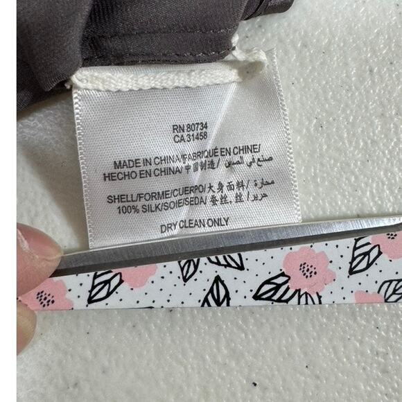 "BCBG MAXAZIRA" 100% SILK, Ruffled Blouse,Dk Romance,Quiet Luxury,Office,Work,XS - Picture 6 of 7